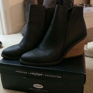 NEVER WORN Dr. Scholls Booties